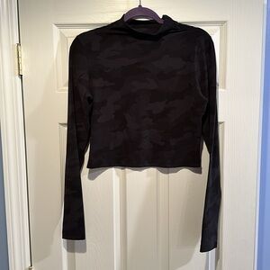 Lululemon Long Sleeve Camo, Cropped Shirt
